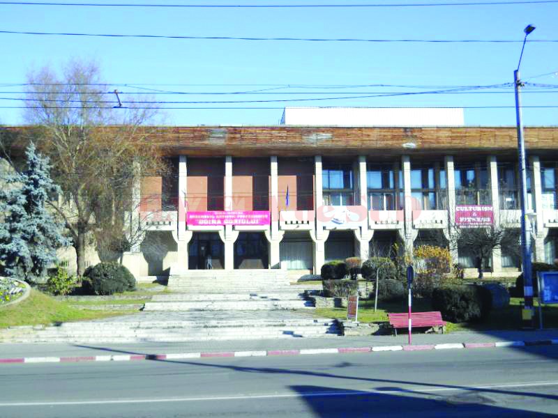 Agresată la serviciu