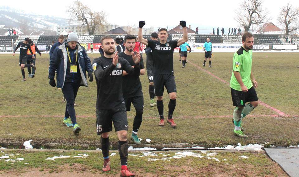 Aleluia! Pandurii a bătut la Motru