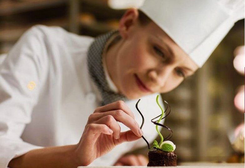 Germania recrutează ucenici pentru a-i forma ca patiser-cofetar