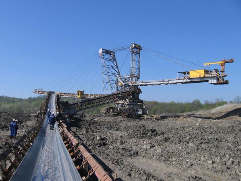 ceo-cariera-excavator