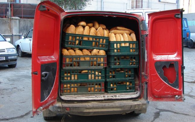 Zeci de pâini, confiscate în urma unui control în trafic