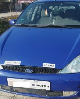 Rovinărean cu permisul suspendat, depistat conducând o maşină cu plăcuţe pe care scria “Suveran”