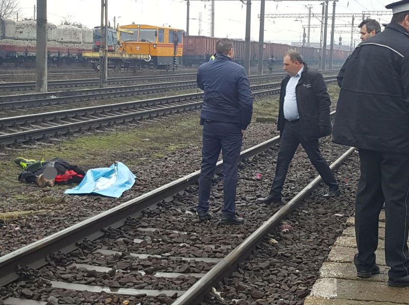 S-a aruncat în fața trenului