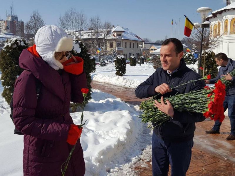 28536233_1792440067476565_1361909913_n