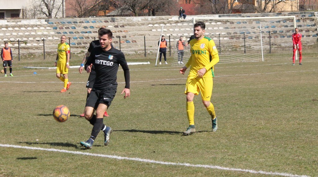 Pandurii revin pe gazon