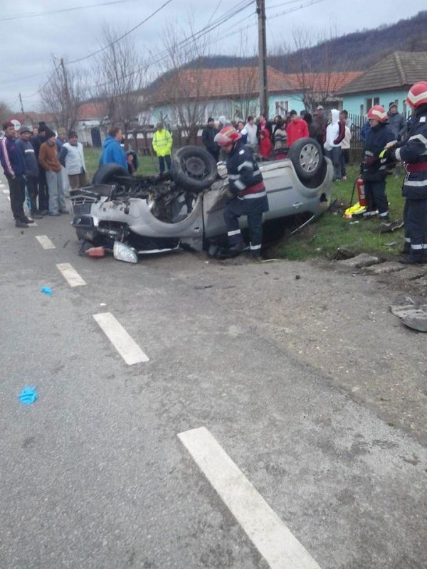 Soț și soție, răniți în accident