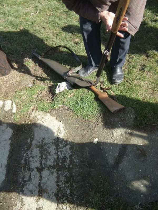 Cercetat după ce i-a împușcat câinele vecinului, la cererea stăpânului