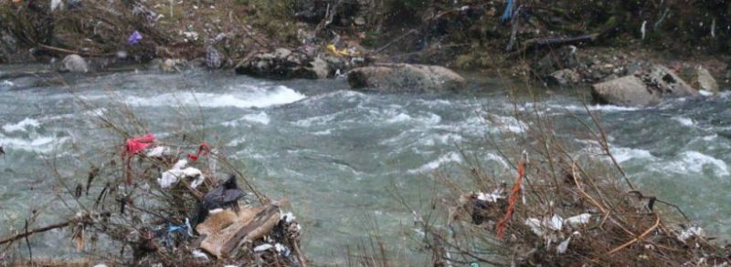 Salubrizarea cursurilor de apă, verificată de o comisie mixtă stabilită de prefectul judeţului