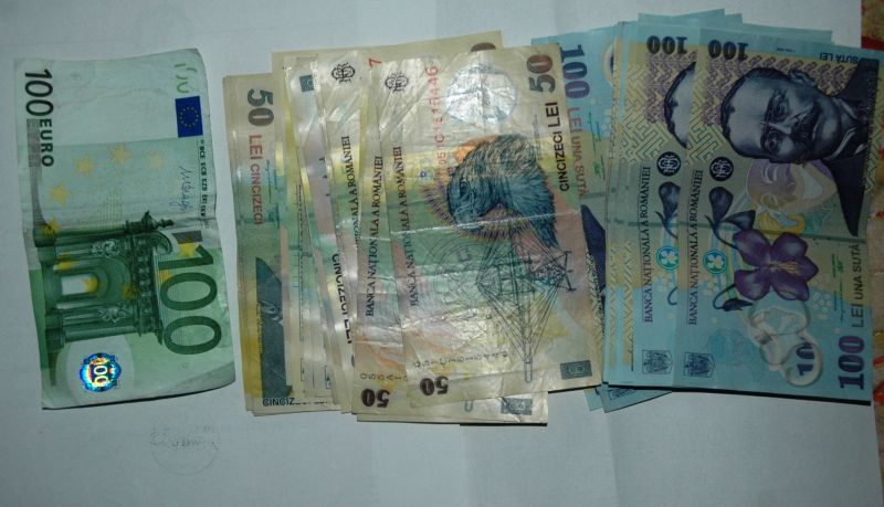 Om de afaceri reținut după percheziții