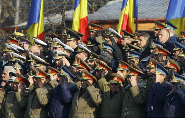 “La mulţi ani, rezervist militar!”