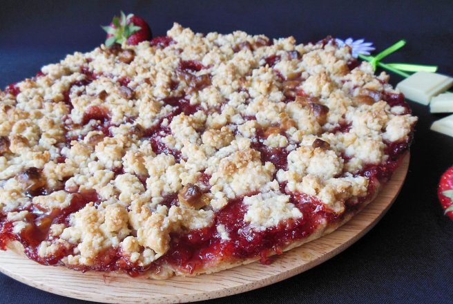 Rețeta săptămânii – Tartă cu căpșuni și ciocolată albă