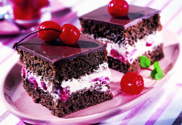 Rețeta săptămânii – Prăjitură “Pădurea neagră”