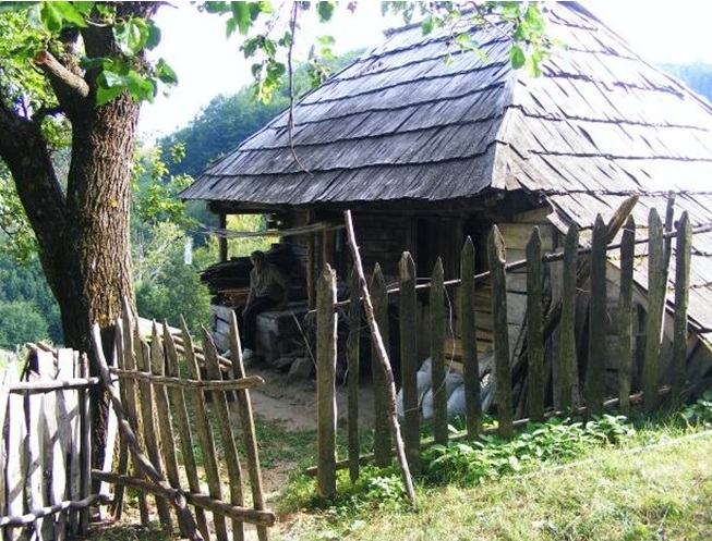 Conacul – universul gospodăriei motrişorenilor