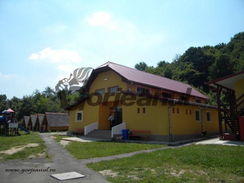 Se fac ultimele pregătiri pentru deschiderea Centrului de Agrement Săcelu