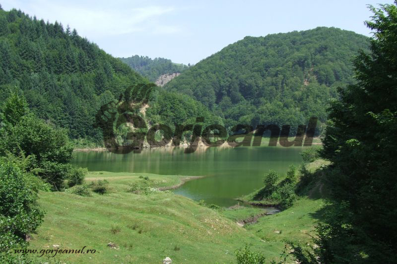 Prin Țara Jiului de Sus în crucea verii (1)