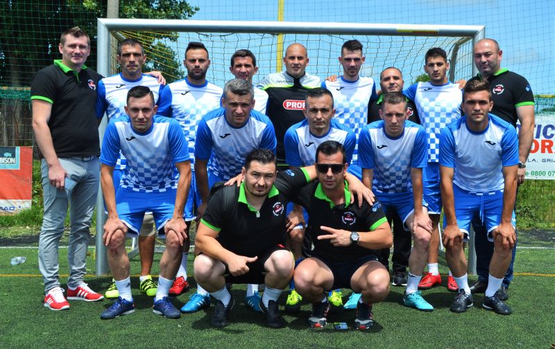 Profi, între cele mai bune 16 echipe