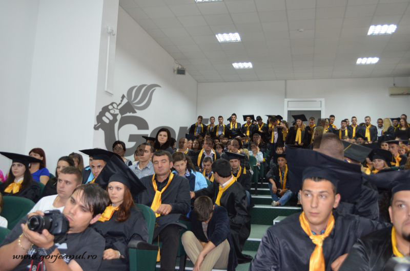 Absolvenţii gorjeni pot obţine o primă de inserţie din partea AJOFM Gorj
