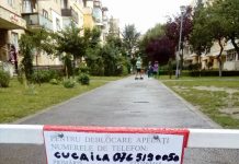 Salvarea și Poliția intră pe o alee din Bumbești-Jiu numai pe bază de cheie! Primăria a instalat 2 bariere cu lacăt