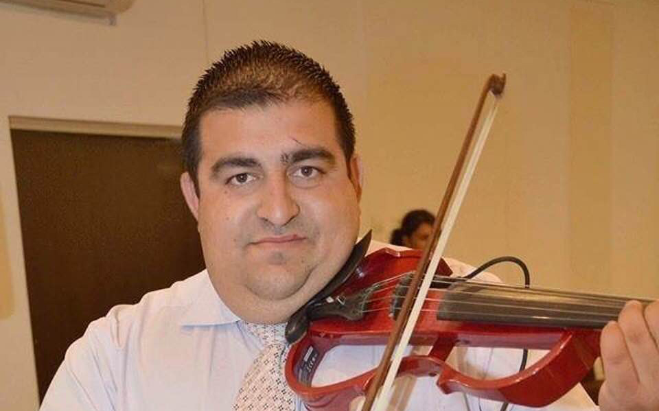 Un cunoscut violonist din Gorj s-a stins din viață la doar 33 de ani