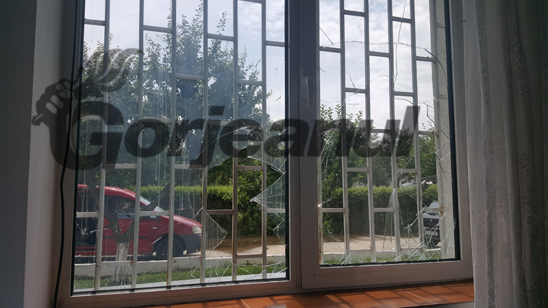 Anchetă la Fărcășești, după ce sediul primăriei a fost vandalizat