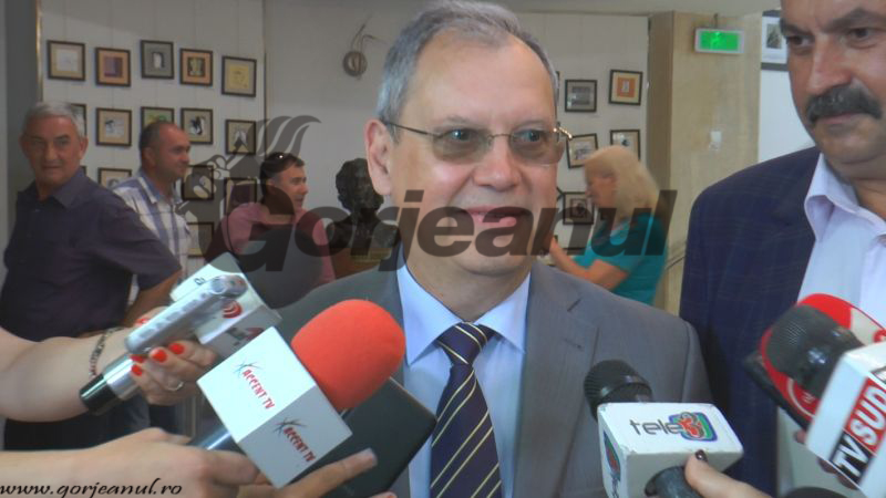 Dumitru Prunariu, faţă în faţă cu elevii gorjeni în magia cosmosului