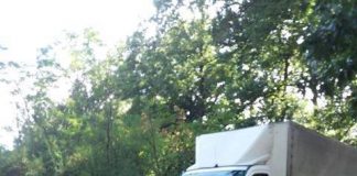 Moloz aruncat în pădurea din Râpa! Motreanul, identificat de autorități, obligat să-și ridice gunoiul