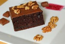 Rețeta săptămânii – Prăjitură cu banană și cremă de ciocolată