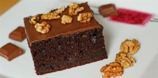 Rețeta săptămânii – Prăjitură cu banană și cremă de ciocolată