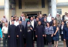 Sfântă Liturghie Arhierească la Biserica «Sfinţii Apostoli Petru şi Pavel» din Municipiul Târgu-Jiu, Gorj