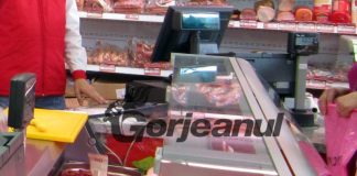 Activitate suspendată pentru o carmangerie şi sechestru pe sute de kilograme de carne