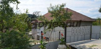 Acuzații: Om al străzii, îngropat la Târgu-Jiu în bătaie de joc! Mortul, înhumat fără preot și fără lumânare