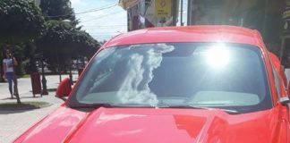 Mașină de 60.000 euro, distrusă de un bărbat care a pierdut toți banii la păcănele