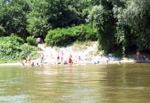 Specialiștii în sănătate publică recomandă evitarea scăldatului în râuri și lacuri