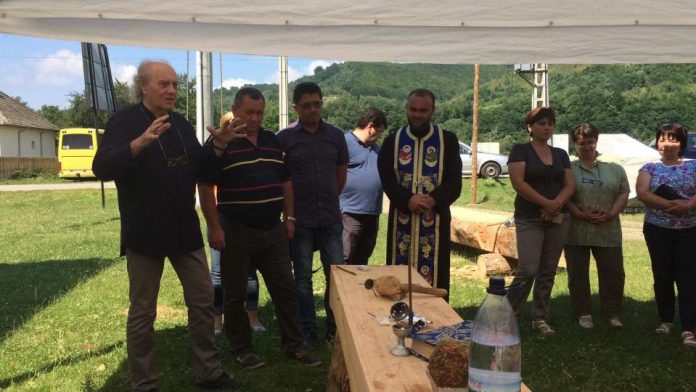 tabara sculptura Polovragi (1)