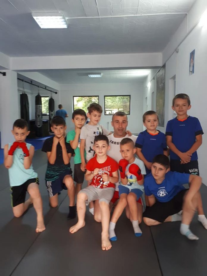 34525341_1660712297316402_31310839868817408_n