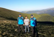 Bărbat rătăcit în Munții Căpățânii, găsit de jandarmi după o noapte de căutări
