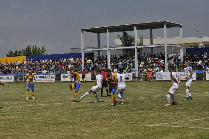 38686946_245766382713865_1240921630700470272_n