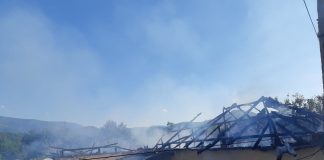 Casă cuprinsă de flăcări la Runcu, din cauza unui boiler