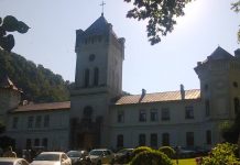 Lumina, şi Adevărul, şi Viaţa – Sfântă Liturghie Arhierească la Mănăstirea Tismana, Gorj, la Hramul «Adormirea Maicii Domnului»