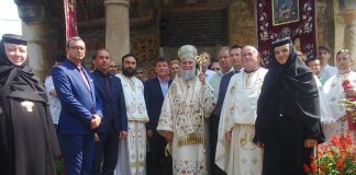 Lumina, şi Adevărul, şi Viaţa – Sfântă Liturghie Arhierească la Hramul Mănăstirii Cămărăşeasca Târgu Cărbuneşti, Gorj