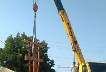 Troiță de o jumătate de tonă, purtată pe brațe de 20 de bărbați din Turburea!