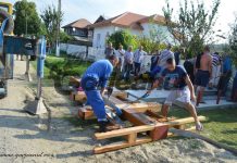 Toma Stamatoiu, omul care ridică troițe la Turburea! Ultima lucrare din stejar masiv cântărește o jumătate de tonă