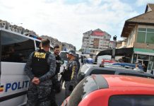 Acțiune de amploare a polițiștilor, în Piața Centrală
