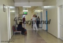 Părintele, care însoțește copilul aflat la tratament în străinătate, beneficiază de concediu medical la întoarcerea în țară