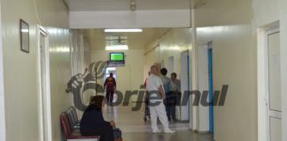Părintele, care însoțește copilul aflat la tratament în străinătate, beneficiază de concediu medical la întoarcerea în țară