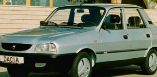 A sunat la 112, după ce i-a dispărut mașina din curte