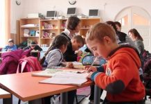 Primarii de oraşe cer bani Guvernului pentru bursele elevilor