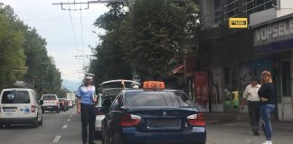 Mașină de școală de șoferi, cu ITP-ul expirat