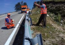 Parapetul de pe DN 67 C, reparat de angajații SDN Târgu-Jiu