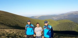 Vâlcean rătăcit în Munții Căpățânii, găsit de jandarmii gorjeni, după o noapte de căutări